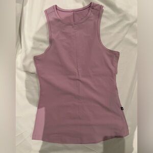XS On Running Movement Tank- lilac LIKE NEW